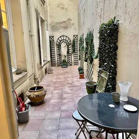Charming 2 Bedroom With Huge Private Terrace Appartamento *